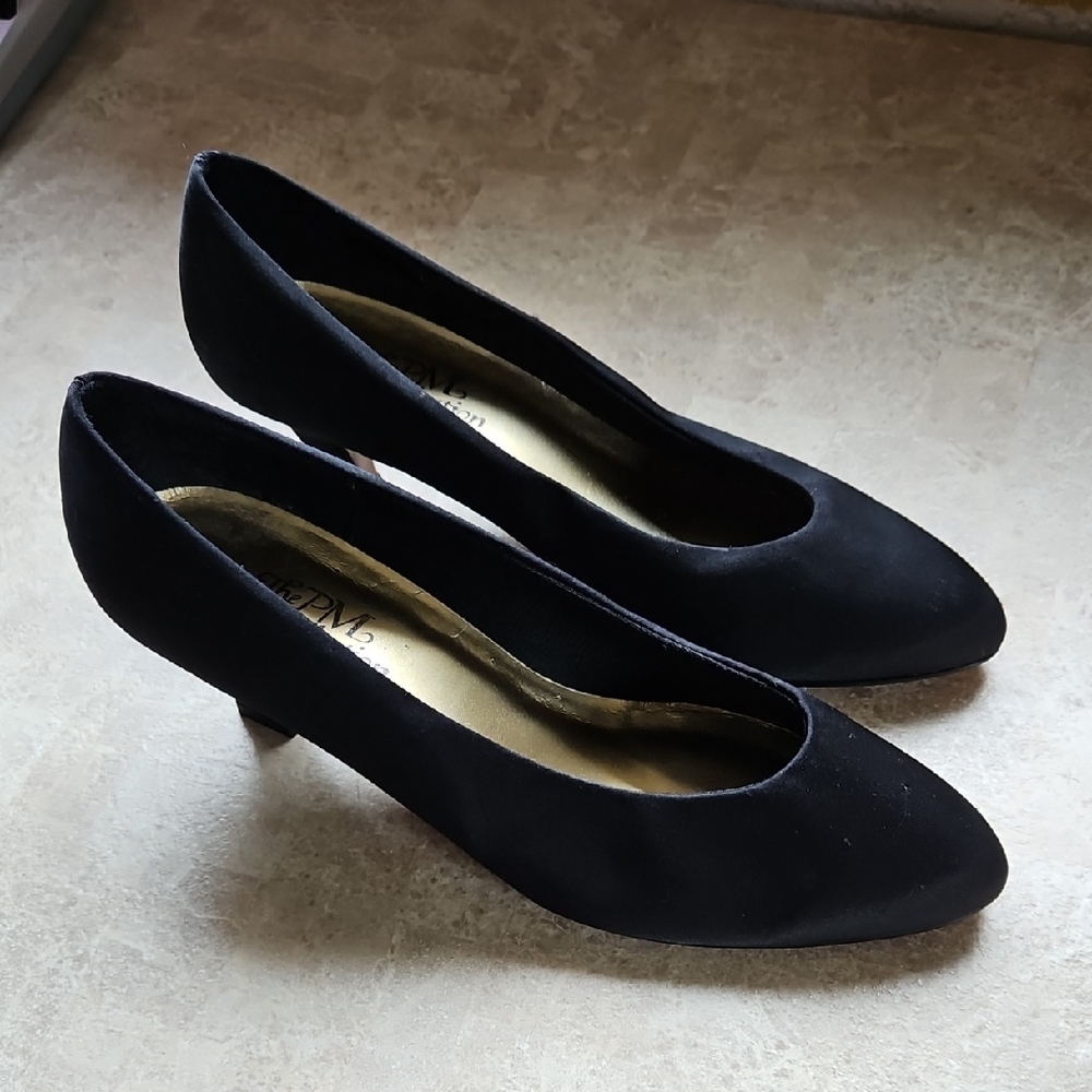 Elegant Black Women's Pumps